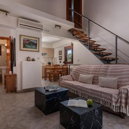 Haris With Shared Pool Villa *