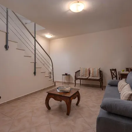 Haris With Shared Pool * Παραλία Σάνη