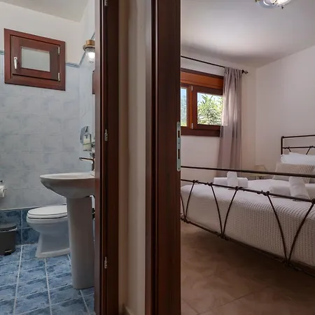 Haris With Shared Pool 别墅 撒尼海滩