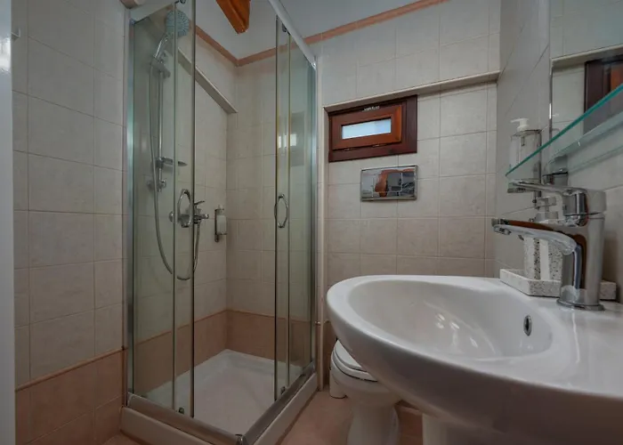 Вилла Haris With Shared Pool *