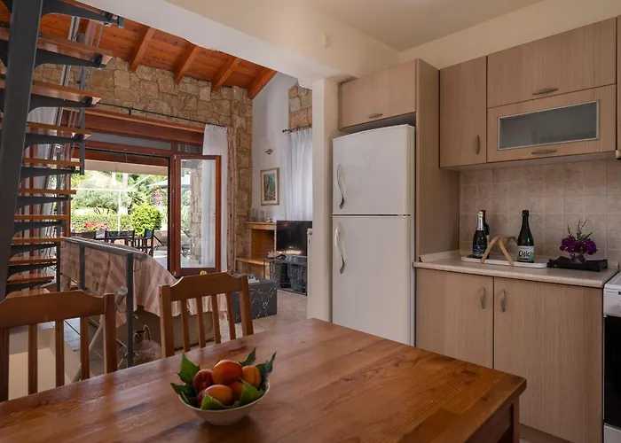 Haris With Shared Pool Вилла *