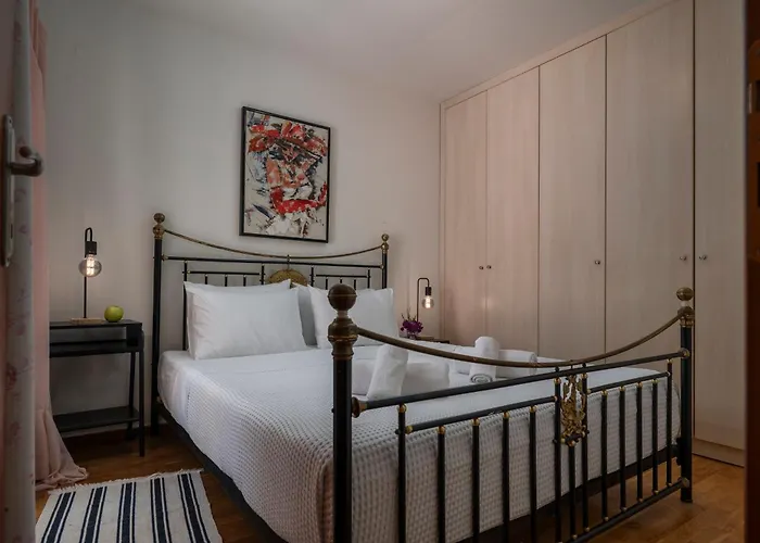 Haris With Shared Pool Вилла Сани-Бич