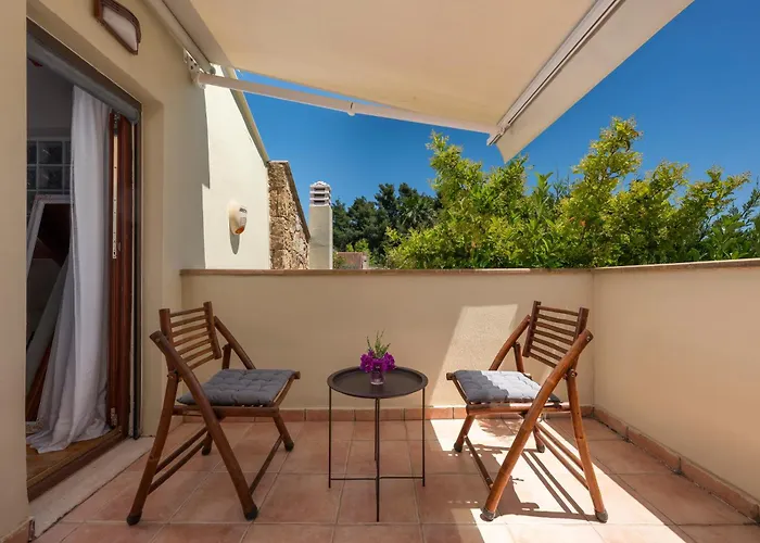 Вилла Haris With Shared Pool