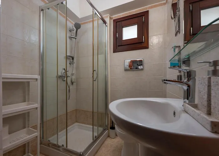 Haris With Shared Pool Вилла *