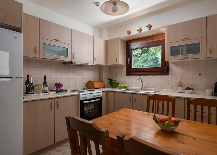 Вилла Haris With Shared Pool *