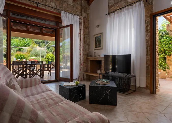 Haris With Shared Pool * Сани-Бич