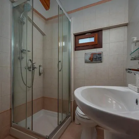 Vilă Haris With Shared Pool *